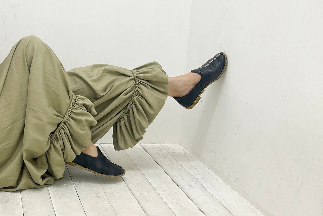 【New Arrival】BIG GATHER PANTS OLIVE