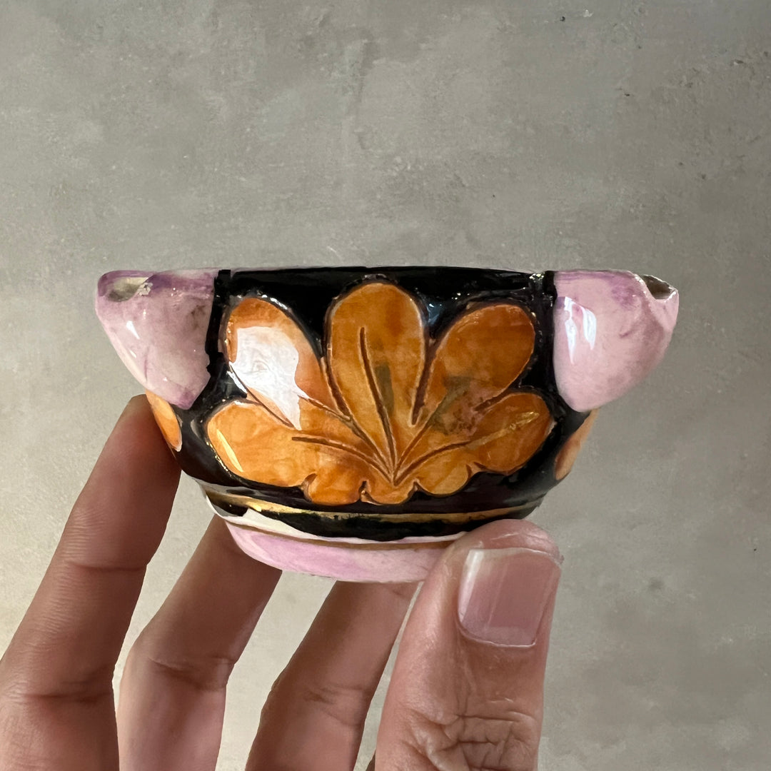 Vintage ceramic ashtray flower