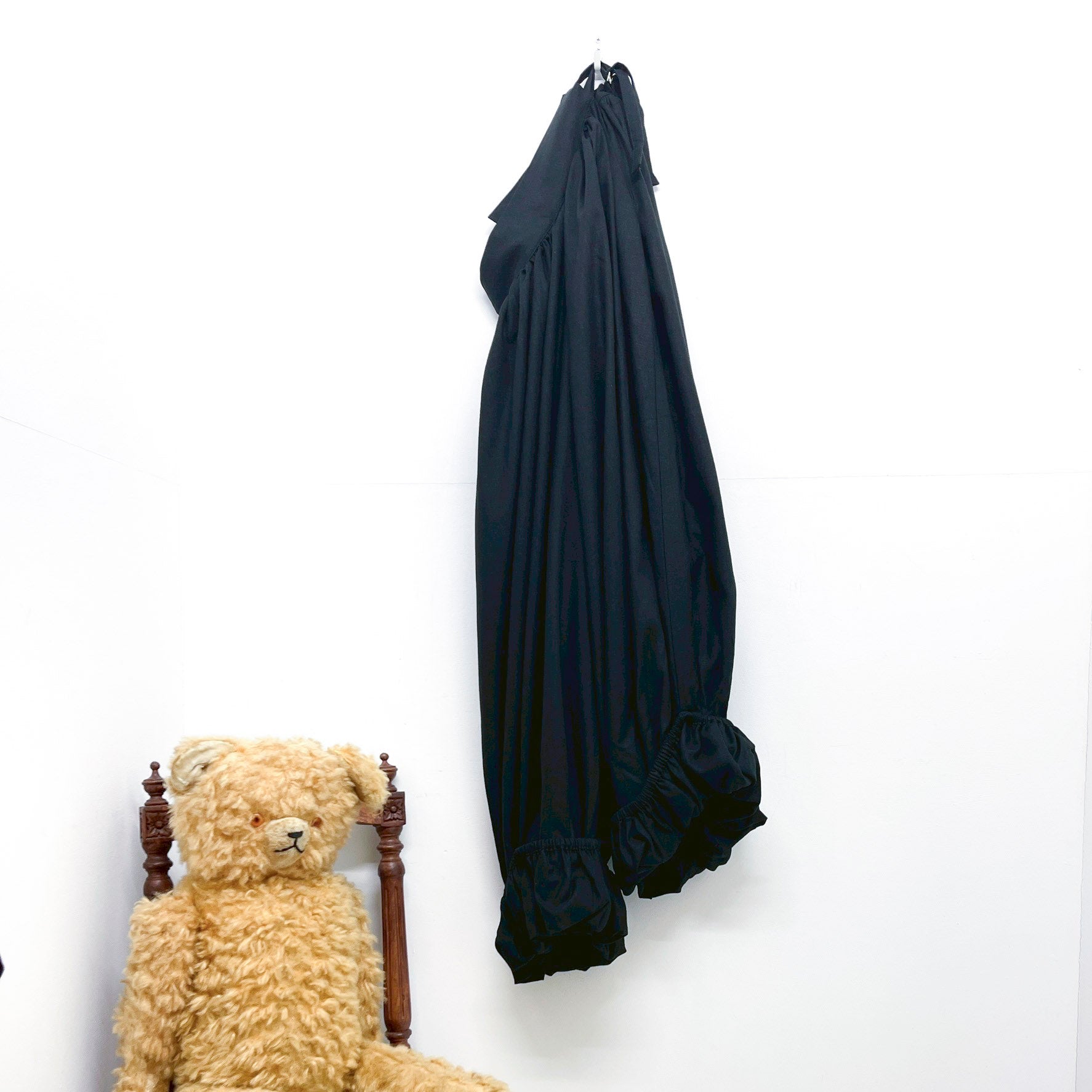 akubi Aquvii (アクビ) | BIG GATTHER PANTS BLACK – Aquvii Official Web Site